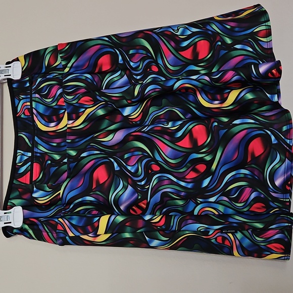 BOLDER ATHLETIC WEAR Skirt Skort Run, Tennis, Golf Geo Black Red Green NWOT- M - Picture 4 of 12